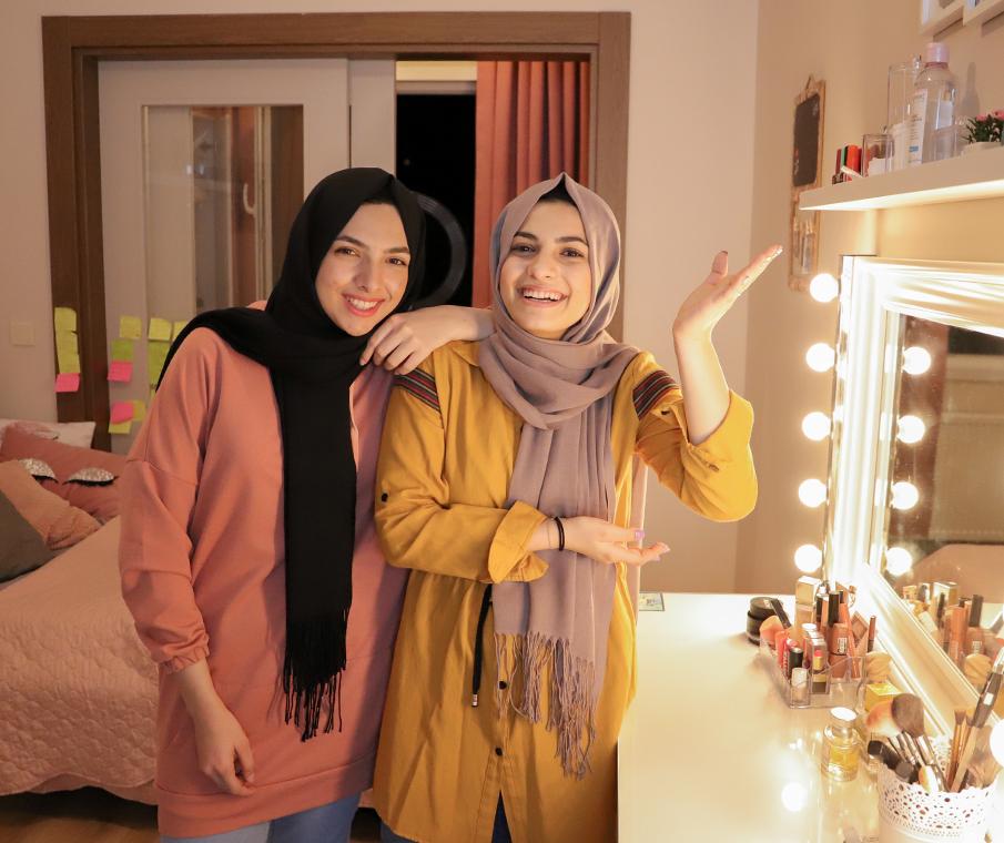 تجول في غرفة تو سسترز تيوب