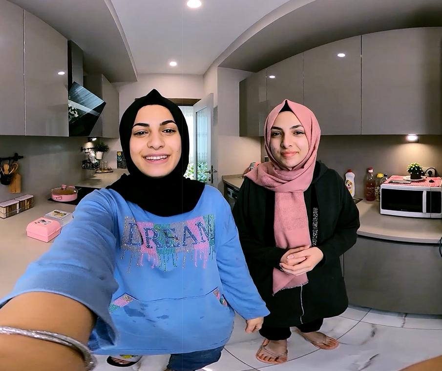 هيا ومرام يحضران صندوق الغداء