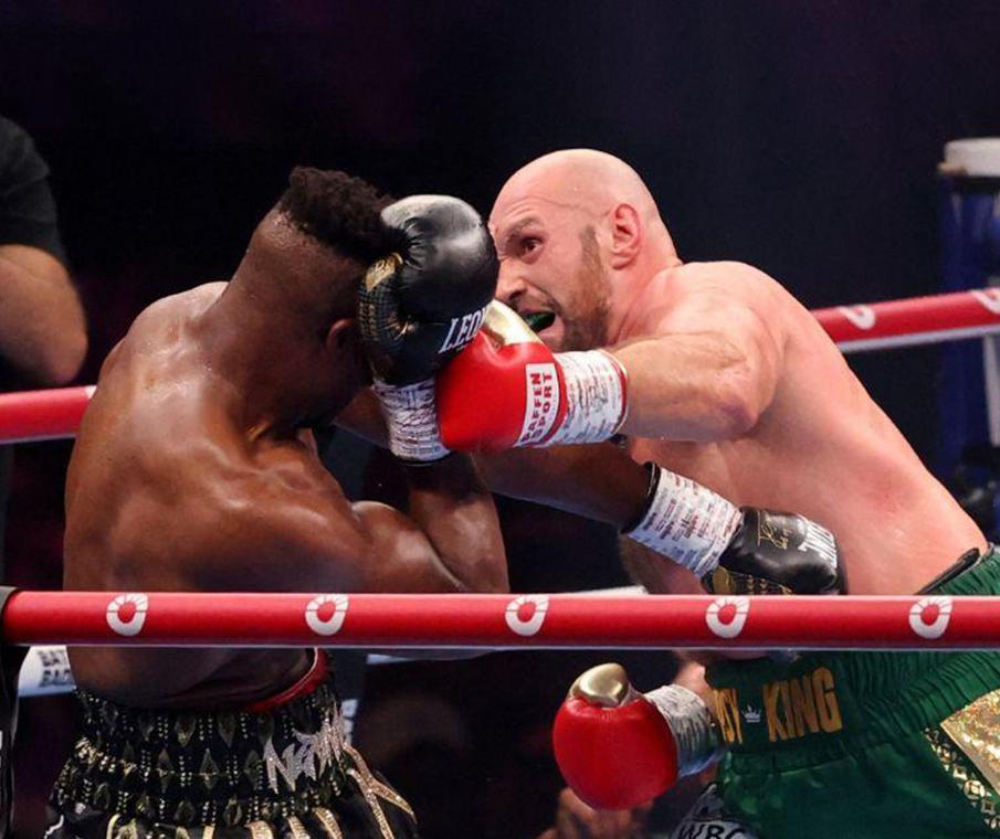  مايكل بوفر يعلن القرار 