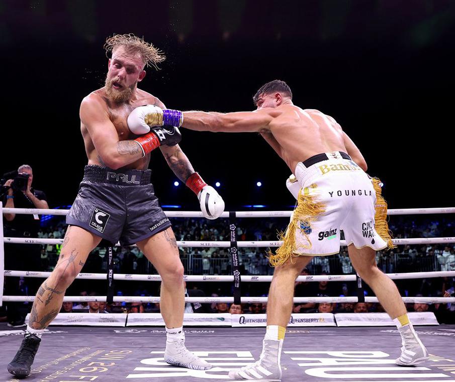 Fury's hard punch on Paul