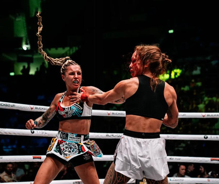 Britain Hart vs Tai Emery