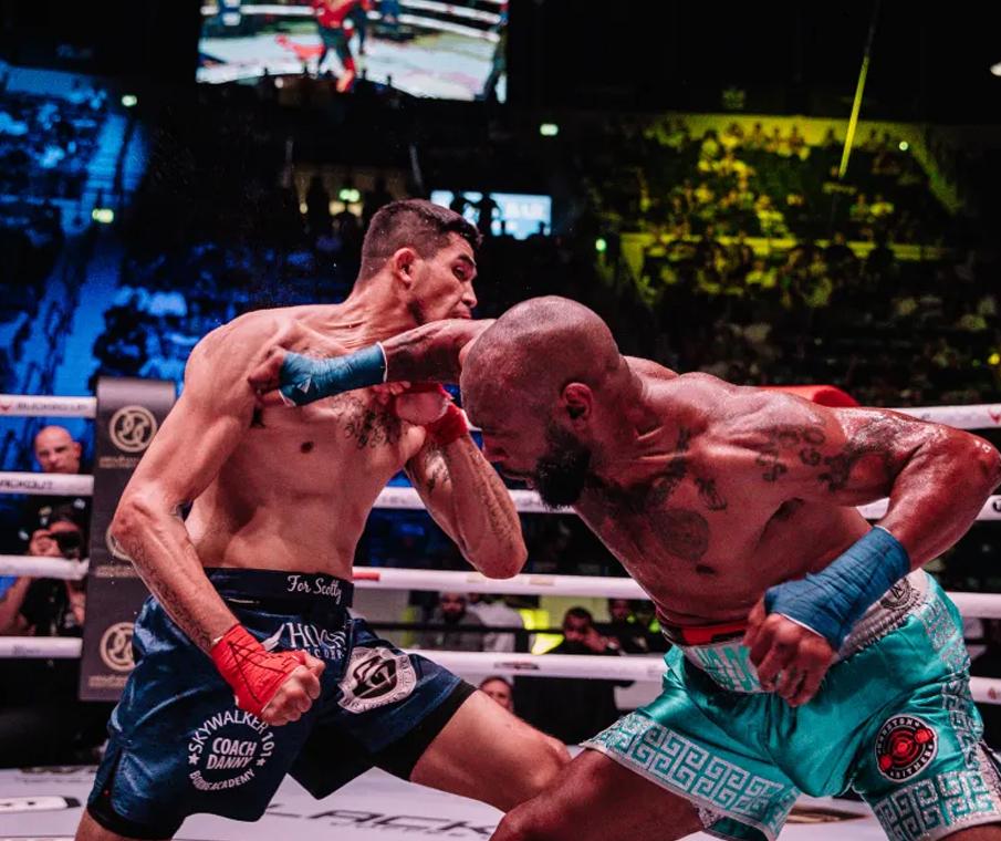 Austin Trout vs Carlos Trinidad-Snake